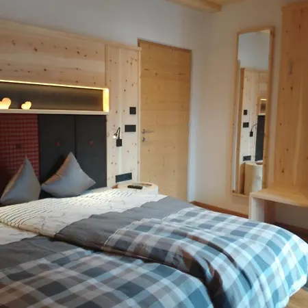 Hatzes Apartment *